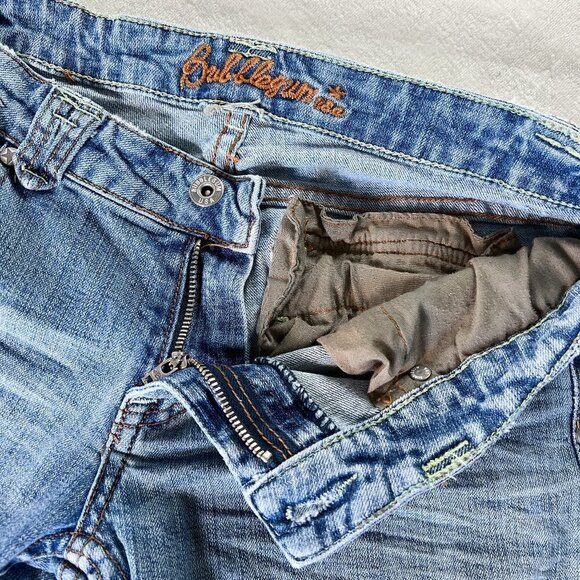 ⭐️⭐️SOLD⭐️⭐️ Bubblegum Brand Denim Capri | Medium Wash Blue | Distressed - Picture 8 of 16